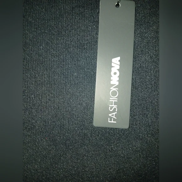 Sleek Black Fitted Bodysuit with Long Sleeves - Picture 12 of 13